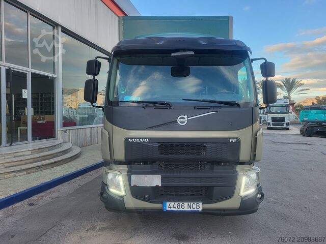 Camion de colectare colete Volvo FE280