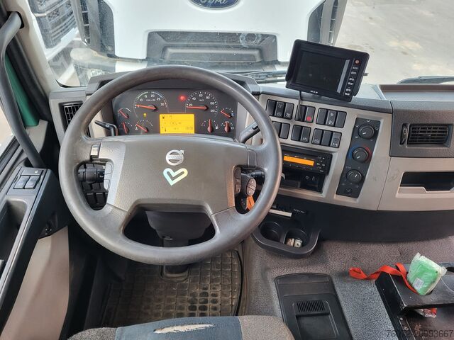 Camion de colectare colete Volvo FE280