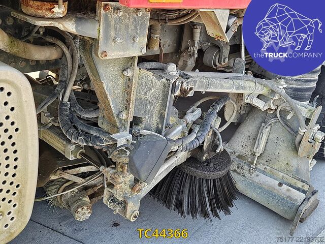 útseprő gép Mercedes-Benz Axor 1828