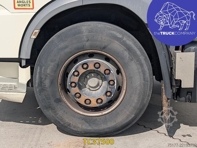 Chassis met cabine DAF XF 450