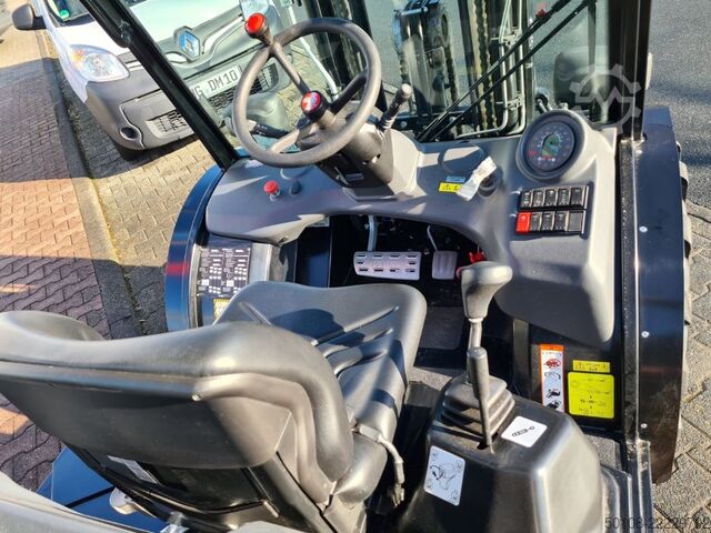 Terepemelő targonca Manitou MC 25-4 ST5B S1 Buggy