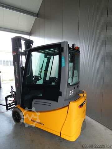 Stivuitor electric cu 3 roți Jungheinrich EFG 220