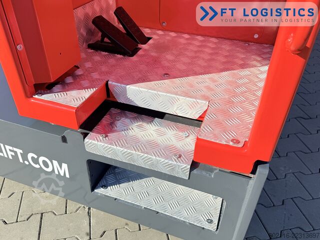 Carretilla retráctil de 4 vías Combilift C3000GST GAS TRIPLEX 8300 FREE LIFT TOP1