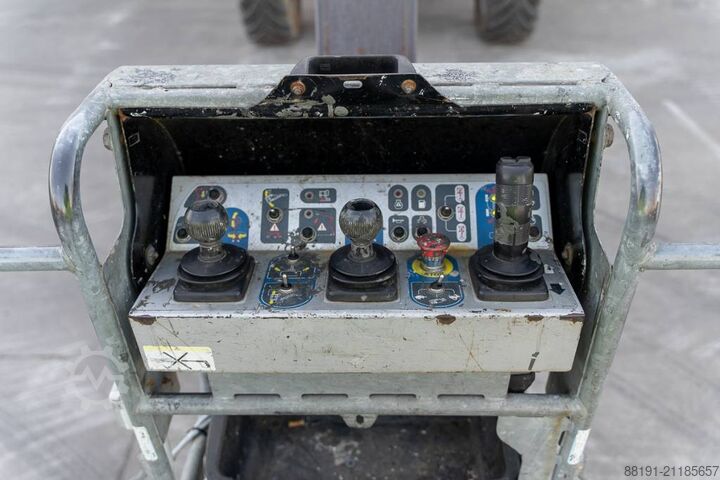 Scharnierende telescopische hoogwerker Manitou 200 ATJ