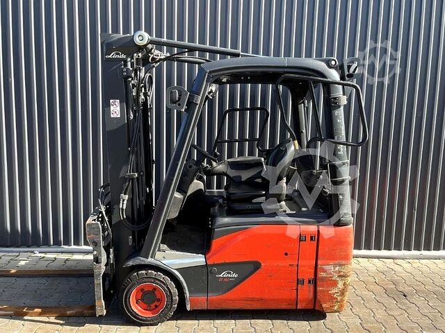 Elektrisk trehjulsgaffeltruck Linde E16-02