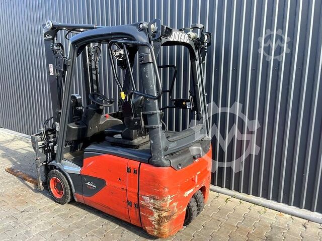 Elektrisk trehjulsgaffeltruck Linde E16-02