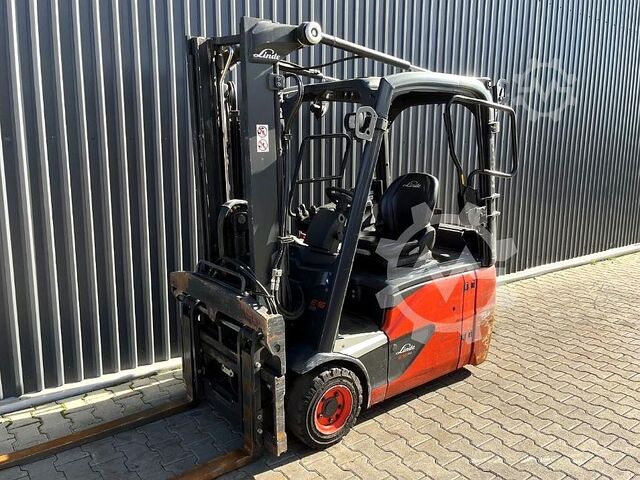 Elektrisk trehjulsgaffeltruck Linde E16-02