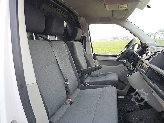 Camioneta familiar de techo alto VOLKSWAGEN TRANSPORTER 2.0 TDI L1H1 Airco Trekhaak