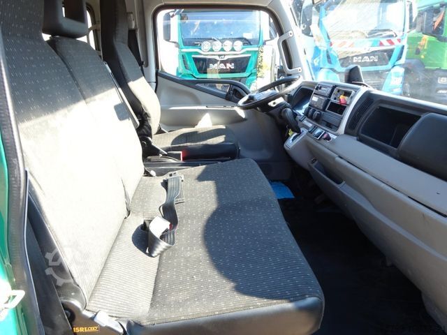 Furgone centinato FUSO 7C180D Canter mit Doppelkabine 4x2