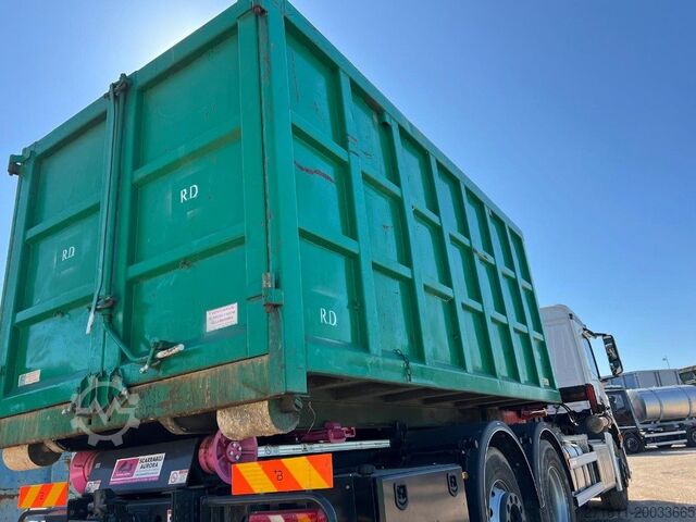 Contenedor de volteo CONTAINER SCARRABILE USATO A CIELO APERTO CON GRU