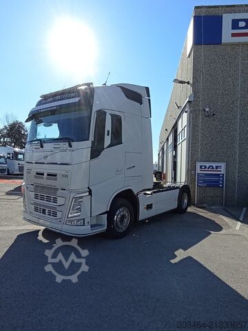 Standard tractor unit Volvo FH 540