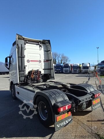 Standard tractor unit Volvo FH 540