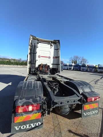 Standard tractor unit Volvo FH 540