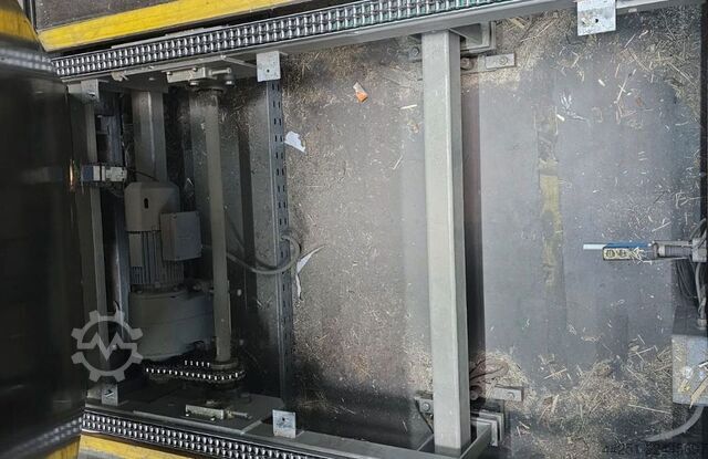 Sys Tec IT3000 terminale di pesatura industriale con bilancia a pavimento. Systec IT3000
