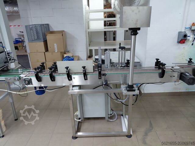 Automatyczna etykieciarka do pojemników