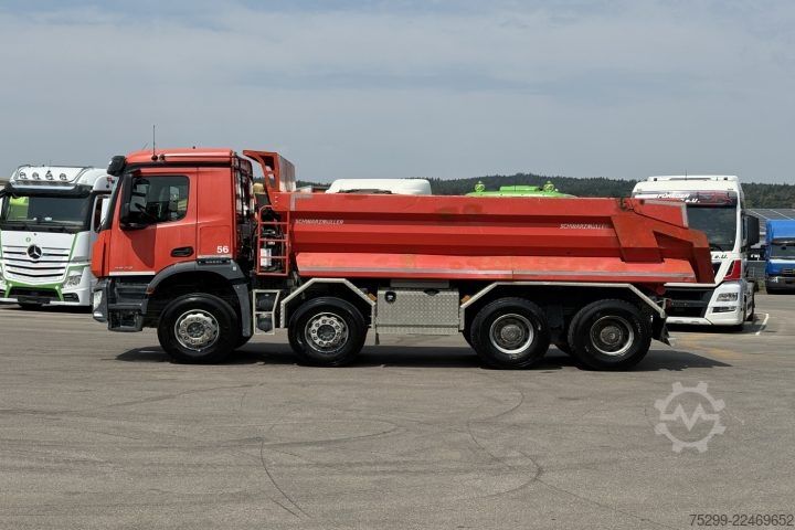 Billenő teherautó Mercedes-Benz Arocs 3243 8x4 Schwarzmüller / Swiss-Vehicle