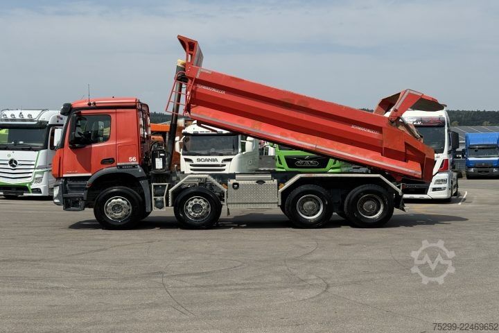 Billenő teherautó Mercedes-Benz Arocs 3243 8x4 Schwarzmüller / Swiss-Vehicle
