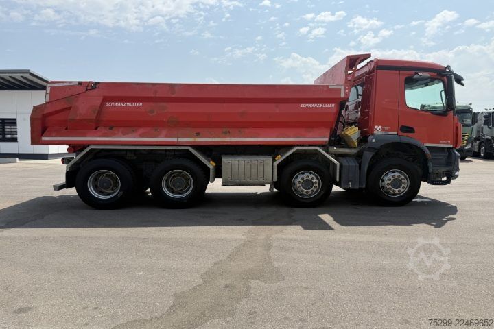 Billenő teherautó Mercedes-Benz Arocs 3243 8x4 Schwarzmüller / Swiss-Vehicle