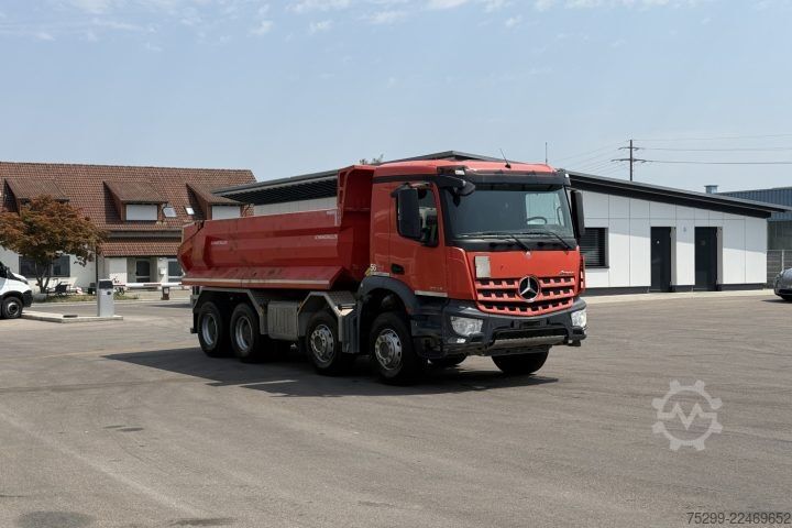 Billenő teherautó Mercedes-Benz Arocs 3243 8x4 Schwarzmüller / Swiss-Vehicle