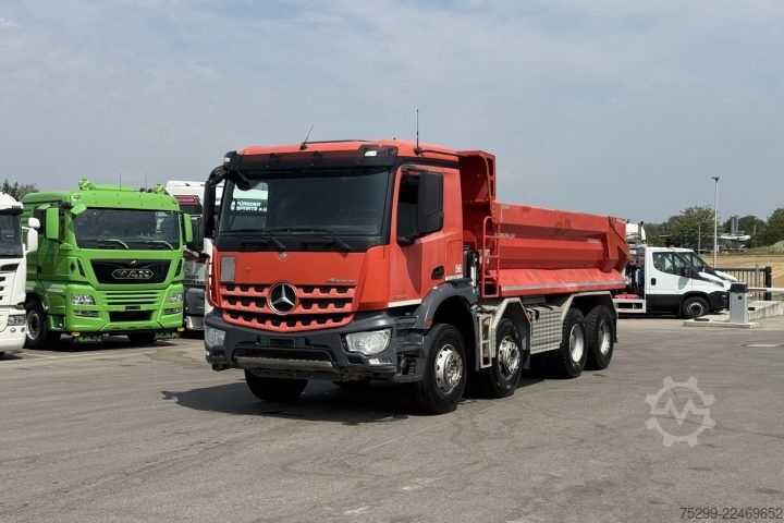 Billenő teherautó Mercedes-Benz Arocs 3243 8x4 Schwarzmüller / Swiss-Vehicle