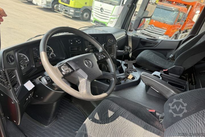 Billenő teherautó Mercedes-Benz Arocs 3243 8x4 Schwarzmüller / Swiss-Vehicle