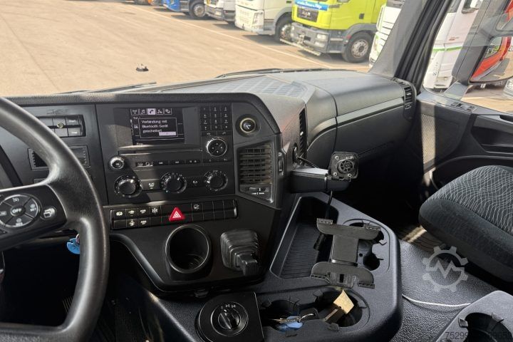 Billenő teherautó Mercedes-Benz Arocs 3243 8x4 Schwarzmüller / Swiss-Vehicle
