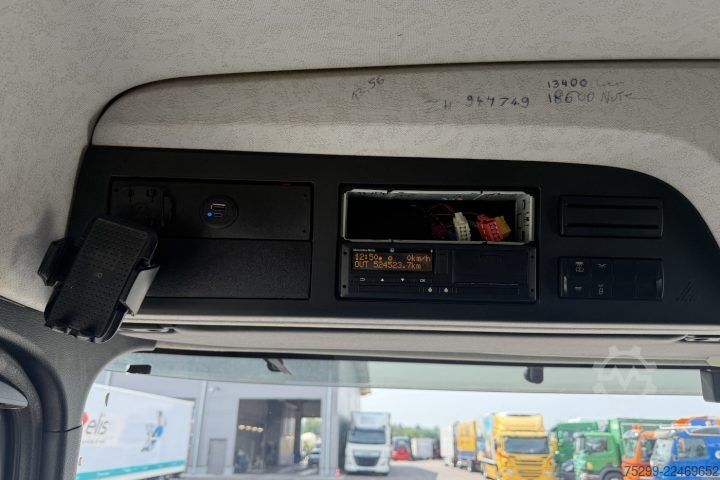 Billenő teherautó Mercedes-Benz Arocs 3243 8x4 Schwarzmüller / Swiss-Vehicle