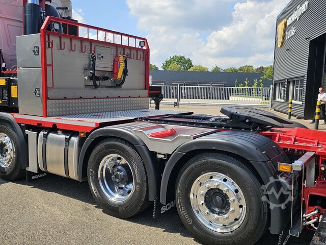 Φορτηγό γερανού Scania R590 V8 8x2 / HMF 9520 CRANE - JIB - WINCH / TR...