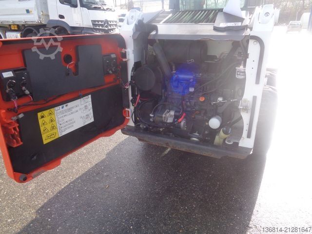 Kerekes rakodó BOBCAT S450 Schaufeln + Gabeln