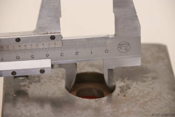 Stativ til theodolit unbekannt seitlich verschiebbar