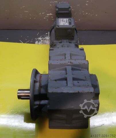 Motorreductor 0,37 kW 9,7 rpm BAUER BK30Z-21V/DV08MA4