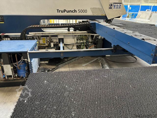 TRUMPF - TRUPUNCH 5000 S10 with ToolMaster - 2013 TRUMPF 
