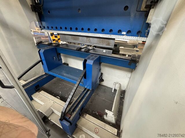 TRUMPF - TRUMABEND V130 - 2001 and 2003 TRUMPF 