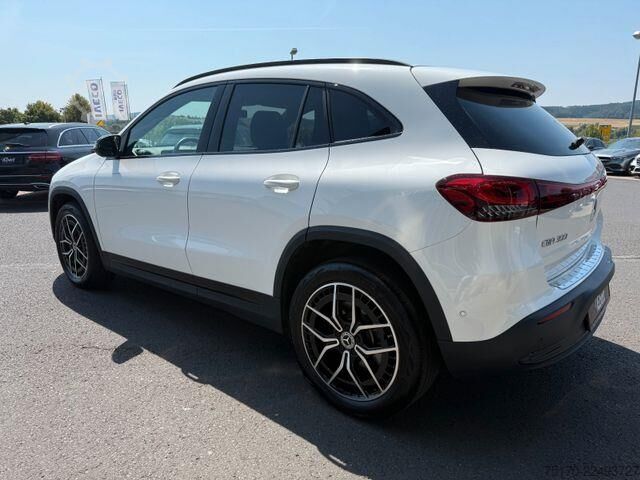 Piattaforma di carico Mercedes-Benz EQA 300 4M Progressive+Ambiente+RFK+19AMG+TotW