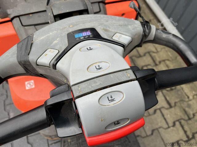 Stand-on stacker BT SWE140L