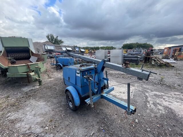 Trailer-Mounted Lighting Tower HENRY COOCH & SON Skylite 10w