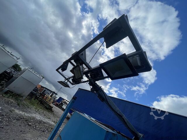 Trailer-Mounted Lighting Tower HENRY COOCH & SON Skylite 10w