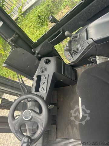 Empilhadeira diesel Linde H35D-02 / EVO