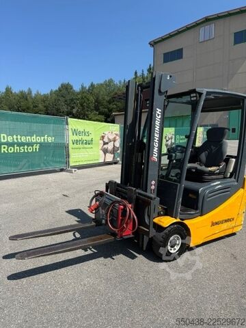 Transpalette manuel Jungheinrich Typ EFG 216k mit Ladegerät EFG 216k