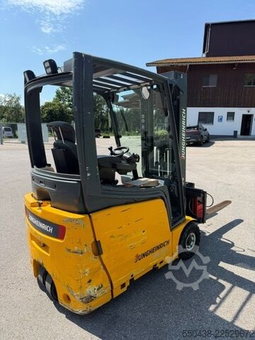 Transpalette manuel Jungheinrich Typ EFG 216k mit Ladegerät EFG 216k