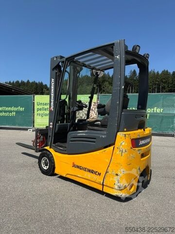 Transpalette manuel Jungheinrich Typ EFG 216k mit Ladegerät EFG 216k