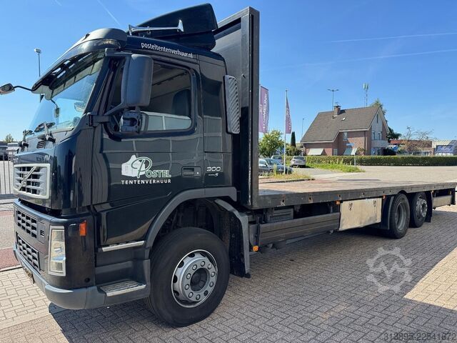 Flatbed Volvo FM-300 6x2, 8,5 Mtr. Ramp Truck