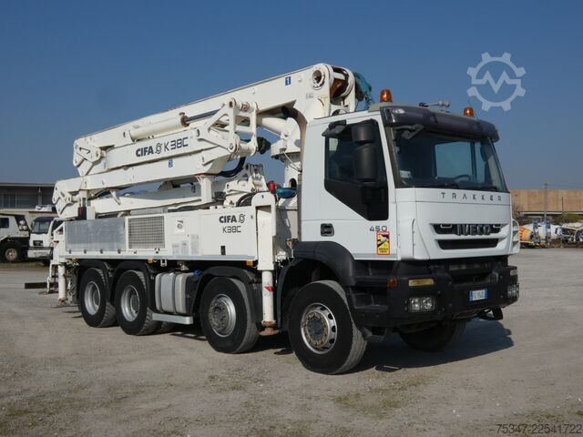 φορτηγό αντλίας σκυροδέματος Iveco TRAKKER 450