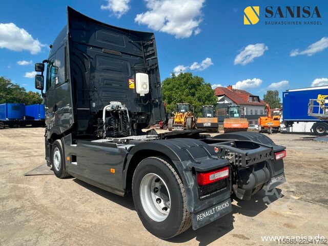 Tractora standard Renault T480
