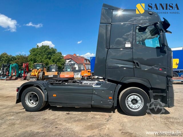 Tractora standard Renault T480