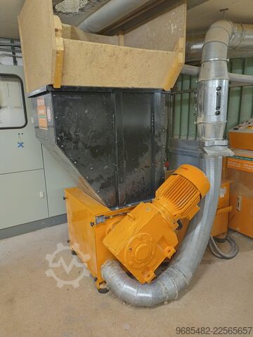 Broyeur de bois Schuko ZM 700 S
