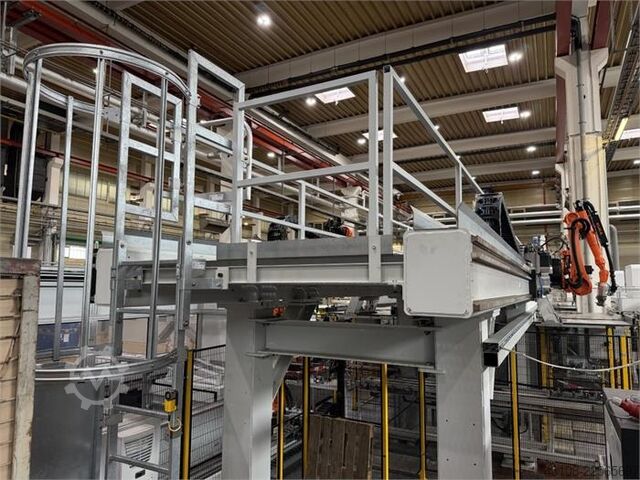 Robotportal rendszer 5 robottal KUKA KR 16 R2010-2