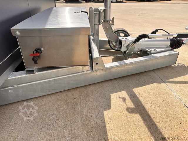 Magasin Mobile Voll ausgestatteter Gastro-Contrailer (Hydraulik-Absenkbar) | Profi-Küche NEU