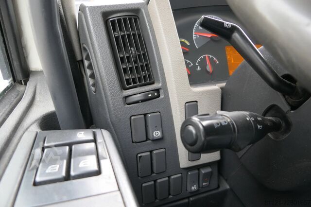 Transporte refrigerado/congelado Volvo FL 240 | Carrier SUPRA 950Mt / Bi-temp | 3 Comp...