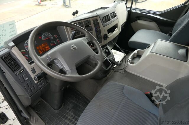 Gekoeld/bevroren transport Volvo FL 240 | Carrier SUPRA 950Mt / Bi-temp | 3 Comp...